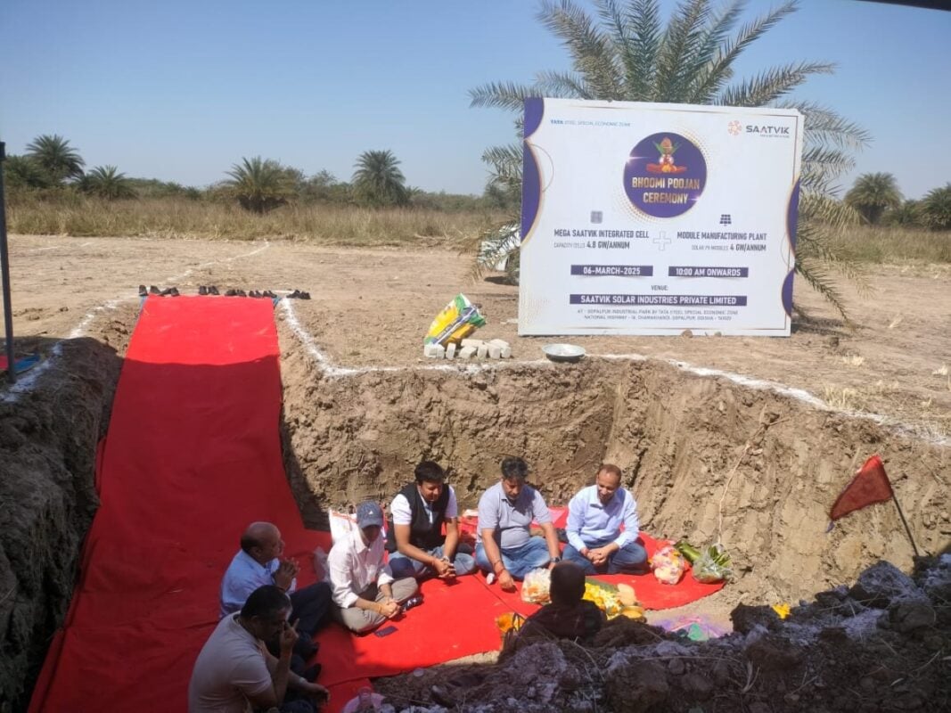 headline: Saatvik Solar to build 4.8GW solar cell, 4GW modul