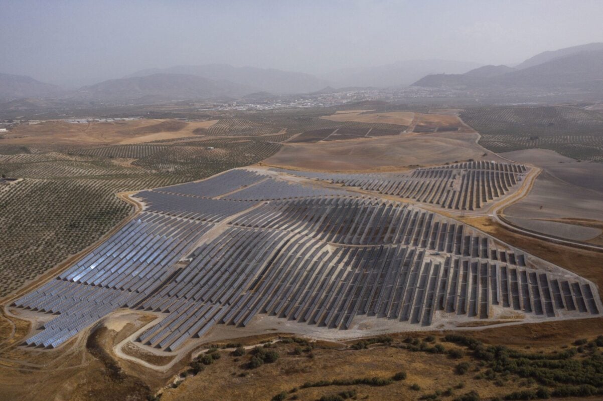 SPAIN ROUND-UP: RES inks 300MW O&M deal, Axpo completes 200MW PV facility