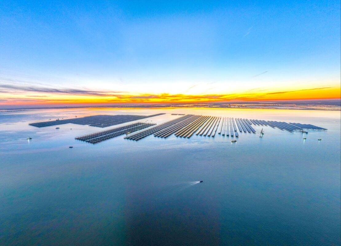 CHN Energy starts full operations at 1GW floating solar project in China