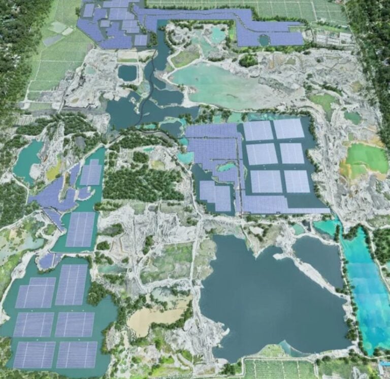 Malaysia's largest standalone floating PV project begins construction ...