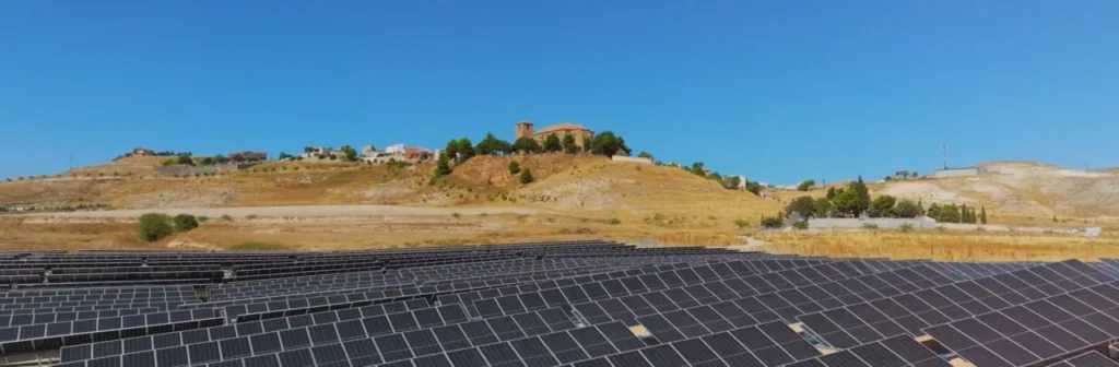 Around 275,000 solar modules were installed across the three sites, mounted on single-axis trackers to maximise generation. Image: Zelestra.