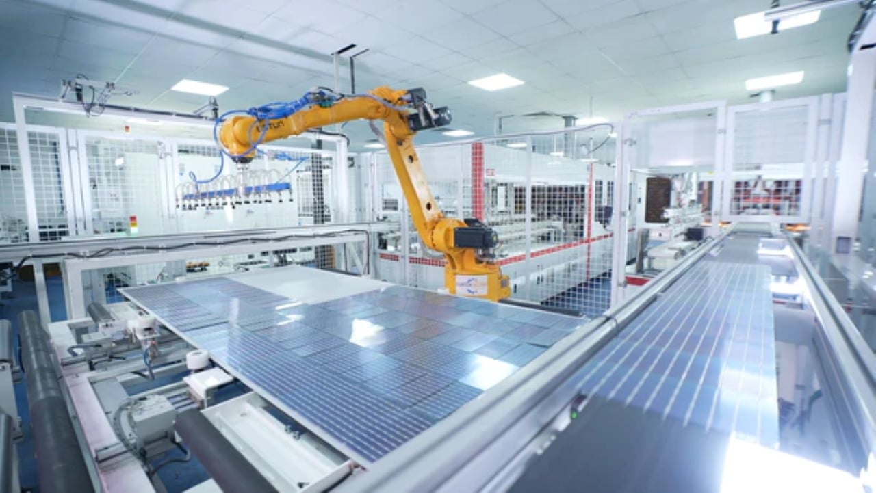 Bluebird Solar secures 439.35MW module order from NTPC REL
