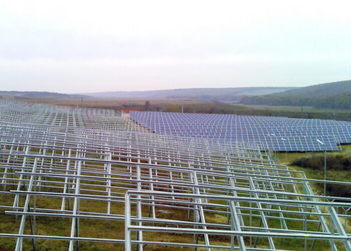 2.2MW_reference_park_with_Conergy_PowerPlus_modules_Romania_2_low_res