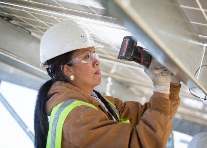 The Solar Foundation&apos;s 2015 National Solar Jobs Census found the solar workforce grew more than 20% for the third consecutive year, adding 35,000 solar workers, and now employing nearly 209,000 Americans. Solar jobs have increased 123% since 2010. The solar industry accounted for 1 in 83 jobs created in the past 12 months. Solar employers expect to add 30,000 more solar workers in 2016. The 14.7% increase would bring the total solar workforce to 239,625. Full report at TSFcensus.org. (PRNewsFoto/The Solar Foundation)