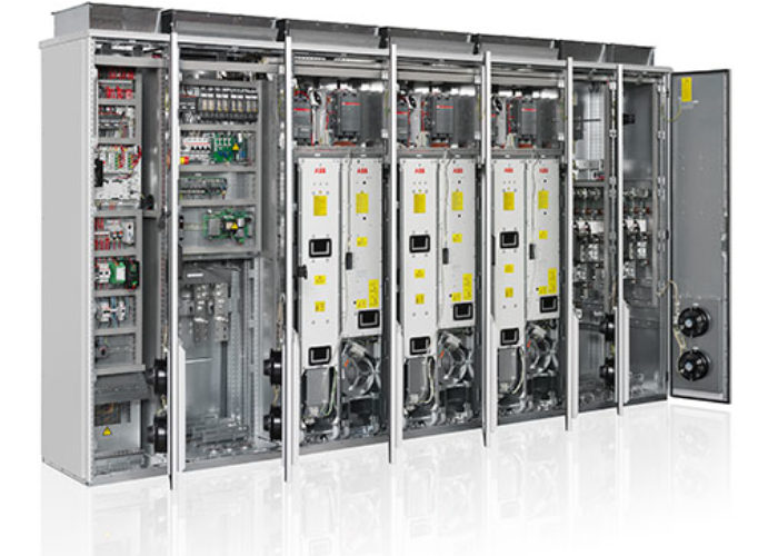 ABB10334_PVS800_875_1000kW_left_doors_open_L2_web