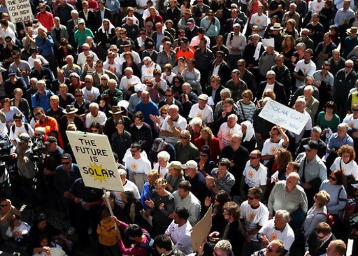 Australia_solar_protest_in_New_South_Wales_front_of_Parliament