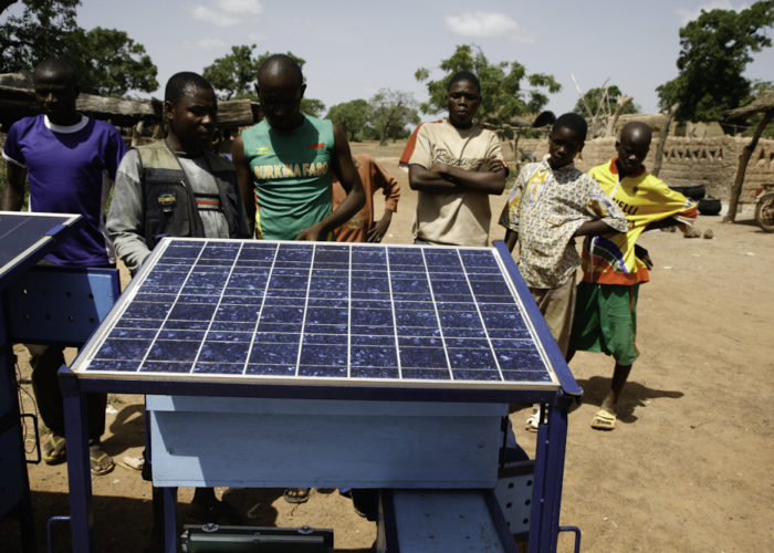 Burkina_Faso_Solar_kiosk_mobile_charge__c__Nathalie_Bertrams