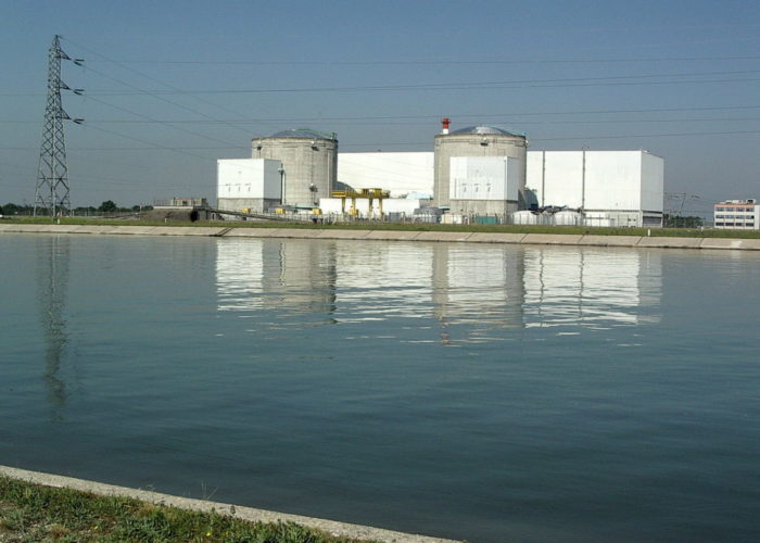 Centrale_nucleaire_de_Fessenheim2_credit_florival_fr_and_link_to_CC_licence