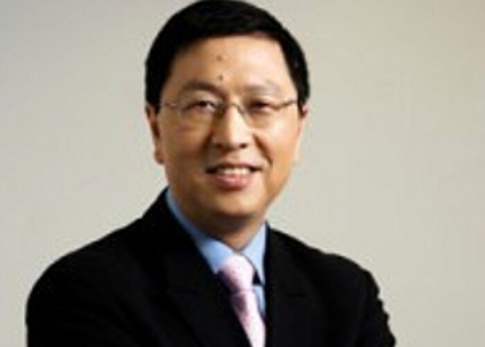 Dr-Shawn-Qu_Canadian_Solar_300
