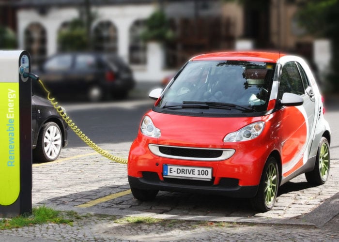 Electric_Car_recharging_1