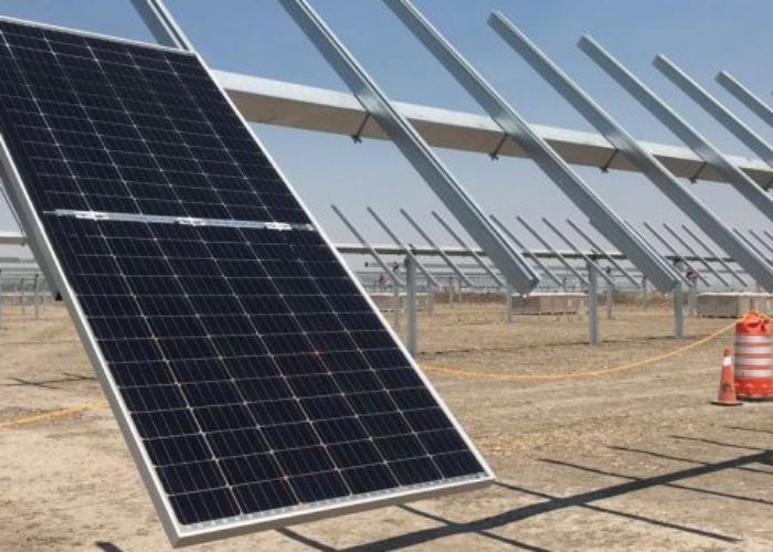 Enel_Green_Power_Mexico_project_bifacial_module_first_install_Apr_2019_750_345_80_s