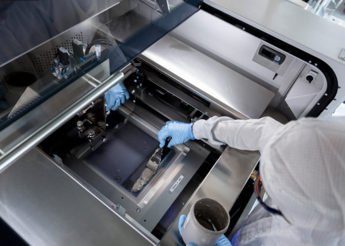 Fraunhofer_ISE_screen_printing_cells_2019_PV-TEC-Siebdruckanlage_sized