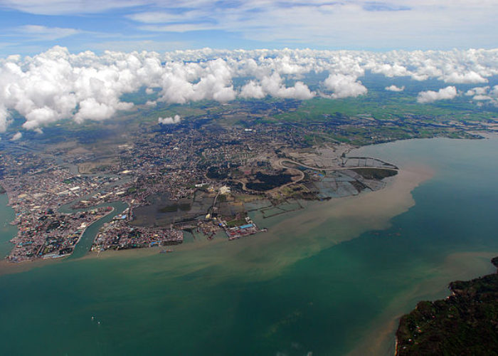 Iloilo_City-Credit_Creative_Commons_United_States_Navy