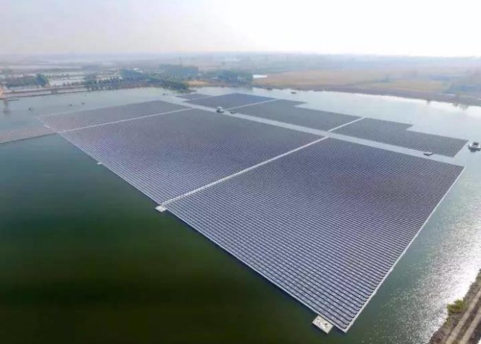 LONGi_floating_solar_Three_Gourges_project_2018_1