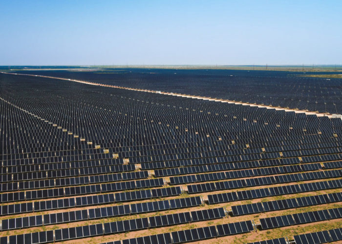 Image of Prospero 1, a 379 MWdc operating solar project in Texas developed, financed and built by Longroad Energy (190 MWdc net ownership). Today, Longroad announced that Umbriel, its 202 MWdc PV project in Polk County, Tx, has completed financing and begun construction.