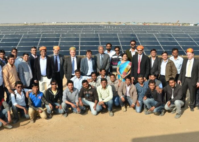 Mahindra__PR_Fonroche_Teams_Celebrating_at_Gajner_5MW_Plant_-_low_res