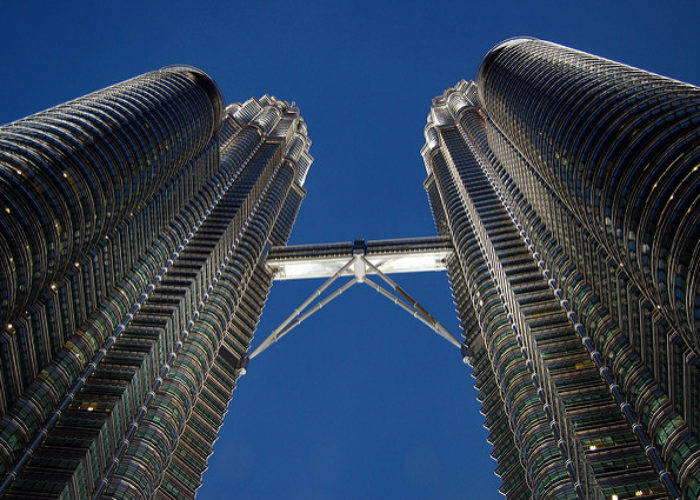 Malaysia_twin_towers._flickr_Shubert_Clencia