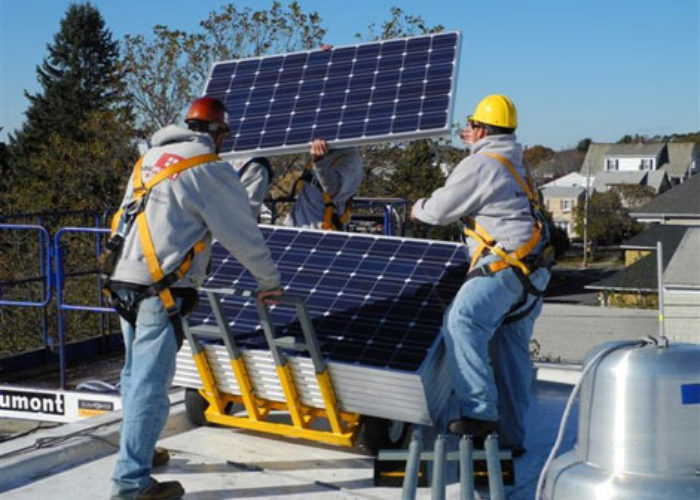 New_Yorks_ConEdison_proposes_rooftop_solar_for_low-income_customers