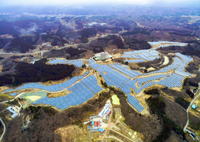 Ground-mounted large-scale solar PV plant in Japan. Image: Vena Energy.