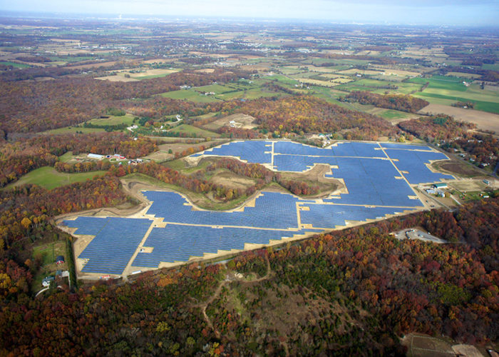 Pilesgrove_Solar_Farm_New_Jersey_2011_-_Image_Credit_Panda_Funds