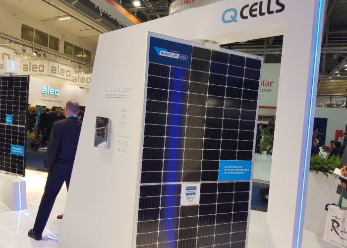 Q_CELLS_Q.PEAK_DUO_L-G5.3BF_bifacial_module_at_Intersolar_Europe