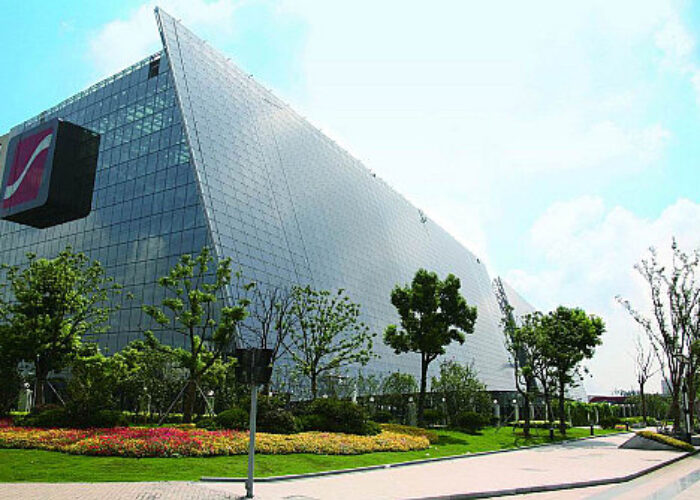 SUNTECHPOWERLARGESTSOLAR_500