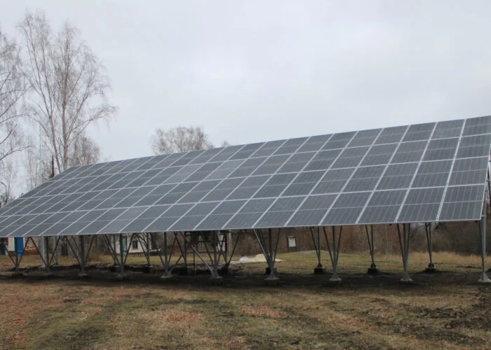 Illustrative image of large array of solar PV panels for Scatec quarterly results