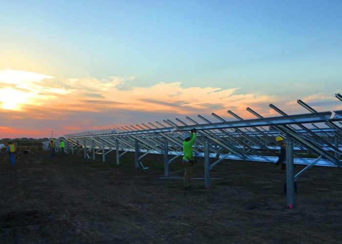 Solar-FlexRack-Installed-in-the-largest-solar-project-in-Iowa-1024x523