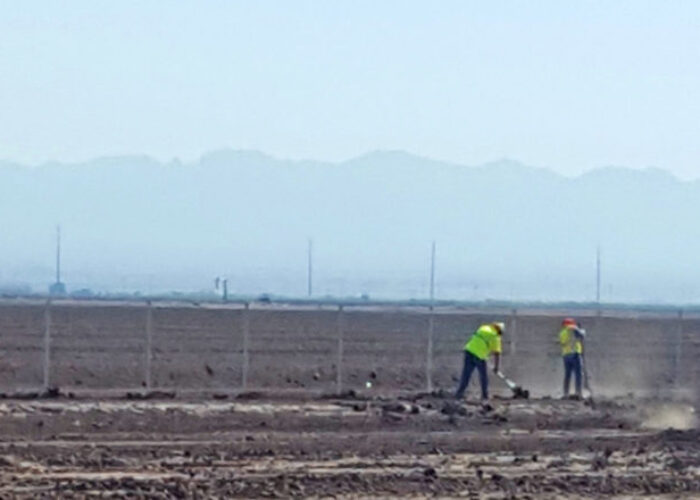 Solar_Frontier_Americas_Midway_I_Project_Workers_Prepare_The_Site_For_Installation_Of_The_Perimeter_Safety_Fence
