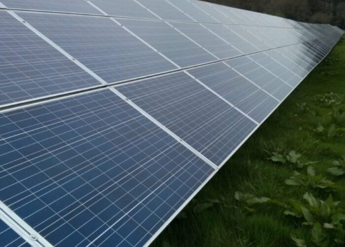Solar_farm_-_generic_3crop