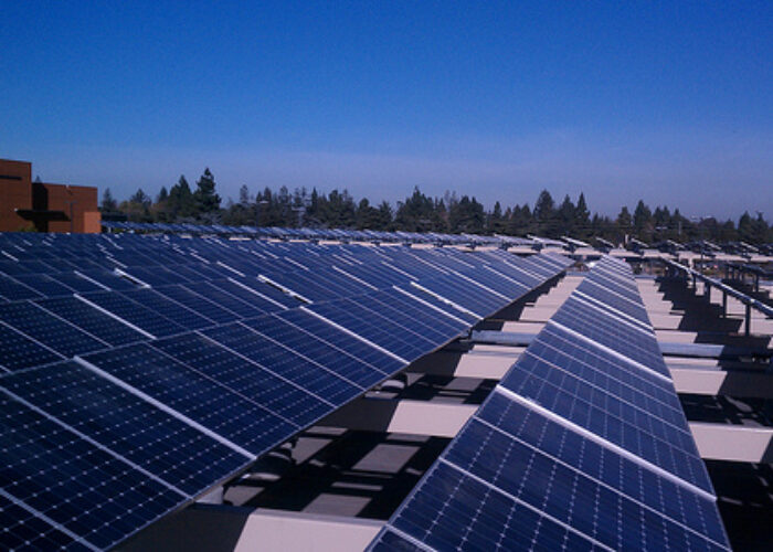 Solar_tracker_-_pv411