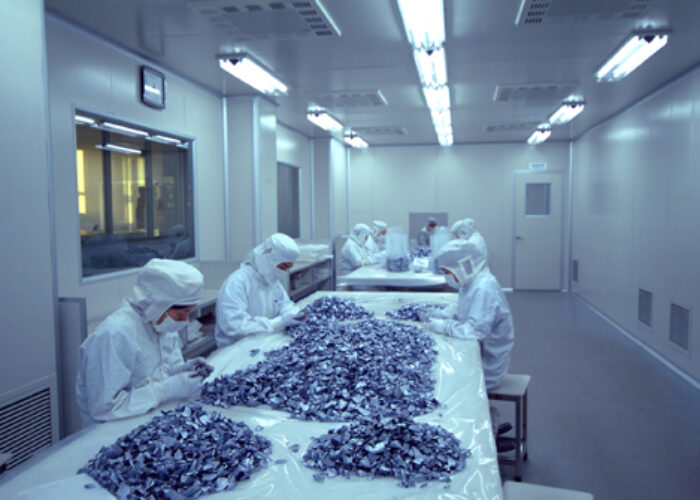 Solargiga_poly_scrap_sorting_peasants_2.