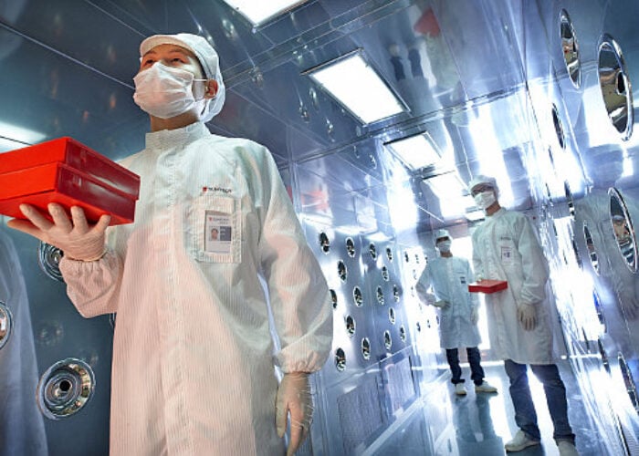 Suntech_Production_CLEANROOM_550