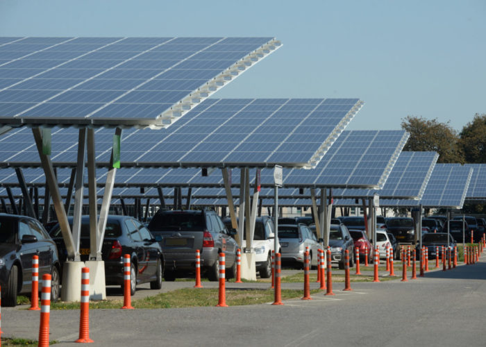 Trina_Solar_supplies_4MW_carport_for_German_airport_credit_trina_solar_Gottfried_Evers_cropped