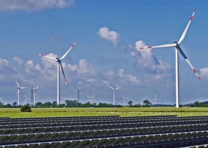 UNEP_solar_and_wind_hybrid