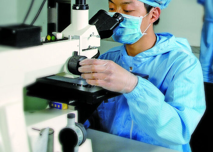 Yingli_Green_wafer_inspection_550