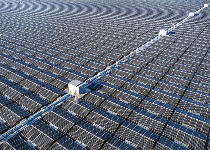 Copyright Paul-Langrock.de. Baywa-re Groenleven Solarpark Bomhofsplas. Baustelle, Aufbau schwimmende Fotovoltaikanlage GroenlevenSolarpark Bomhofsplas fuer Baywa-re.  Zwolle, Niederlande. 2. Maerz 2020