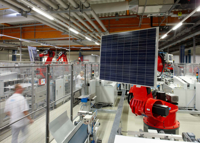 aleo_solar_presskit_27_germany_factory_robot_-_aleo_solar_-_low_res