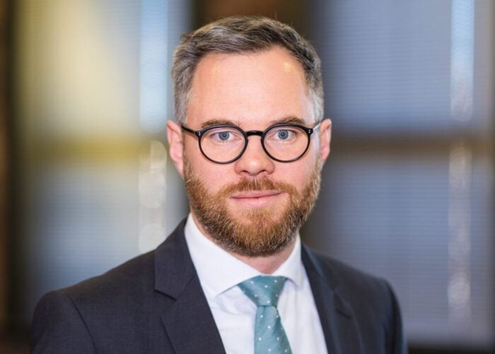 Daniel Parsons headshot.