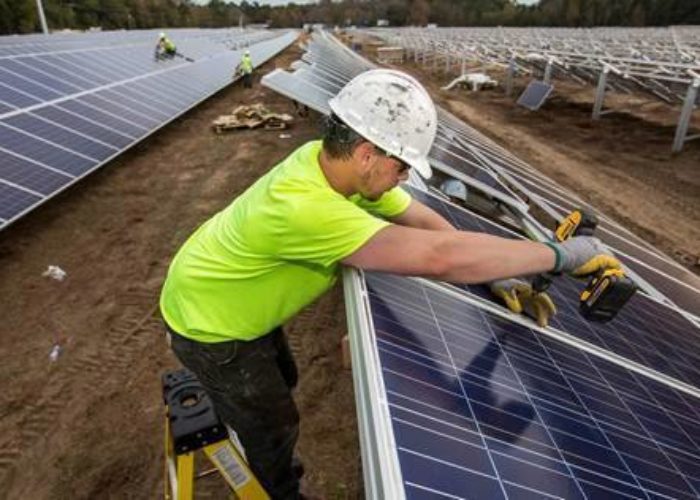 canadian_solar_ground_mount_ontario