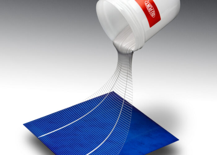 dupont_pouring_paste_for_web