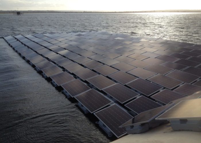 qe2_reservoir_floating_solar_lightsource