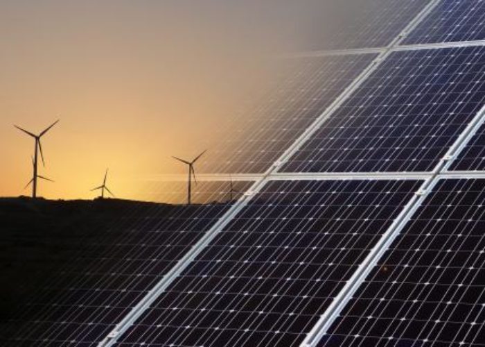 renewable-1989416_1920_pixabay_seagul_wind_and_solar_hybrid