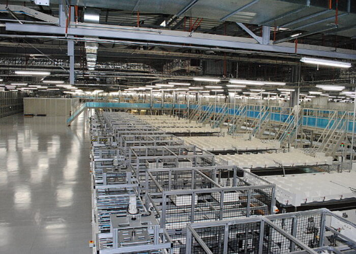 solarfrontier_Kunitomi_cis_thinfilm_plant_INSIDE_600