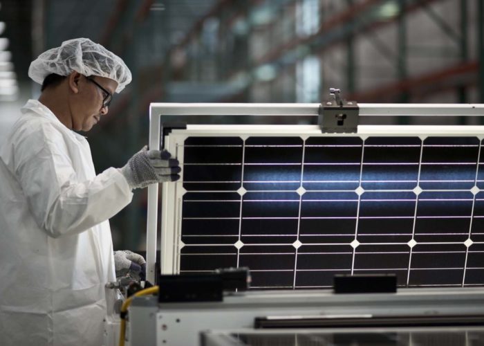 solarworld-hillsboro-factory-module-inspection